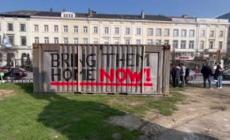 Bruxelles, replica di un tunnel di Hamas esposta davanti all'Eurocamera
