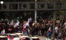 Israele, Tel Aviv tra la rabbia contro Netanyahu e il dolore per gli ostaggi