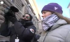 Greta Thunberg blocca l'ingresso del Parlamento svedese