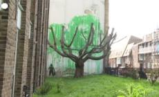 Londra, sulla parete di un edificio spunta un Banksy "ecologista"