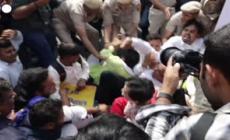 India, tensioni a Delhi dopo l'arresto del governatore Kejriwal