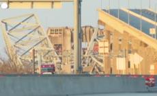 Baltimora, le immagini del ponte crollato dopo l'urto con la nave cargo