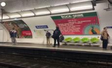 Pesce d'aprile "olimpico" nelle stazioni della metropolitana a Parigi