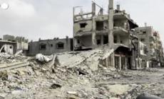 Gaza, gli abitanti di Khan Yunis fra le macerie degli edifici