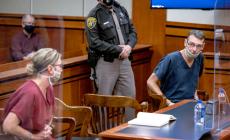 Il figlio teenager fece una strage in Michigan: genitori condannati a 10 anni,  è la prima volta negli Stati Uniti