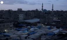 Gaza, preghiera nelle tendopoli per la fine del ramadan