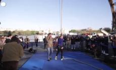 Anouk Garnier batte il record mondiale di arrampicata su corda sulla Torre Eiffel