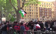 Sit-in degli studenti della Sapienza al Tribunale di Roma