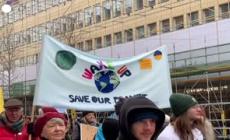 Stoccolma, Greta Thunberg e gli attivisti di Fridays for future in corteo