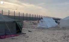 Gaza, gli sfollati al confine con l'Egitto