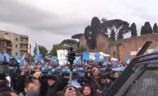 25 Aprile, Brigata ebraica tira bombe carta contro presidio pro-Palestina