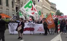 1 maggio, Giovani Democratici sfilano bendati: "Basta morti"