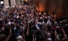 Gerusalemme, il suggestivo rito del "Fuoco santo"