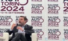 Salvini: "Una fesseria dire no alle auto a benzina e diesel"