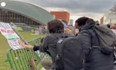 Stati Uniti, gli studenti pro-Palestina del Mit rientrano nell'accampamento