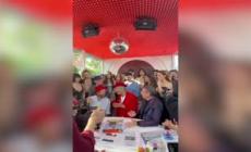 Fiorello chiude Viva Rai2!: "Grazie a mia moglie"