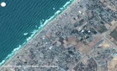 Gaza, gli sfollati di Rafah si accampano sulla spiaggia di Deir al-Balah
