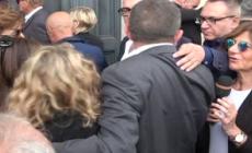 Funerali Di Mare, folla a Piazza del Popolo per l'ultimo saluto al giornalista