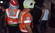 Gaza, soccorritori cercano i sopravvissuti dopo un bombardamento: morto un neonato