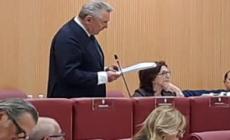 Genova, Bozzano legge una lettera di Toti alle opposizioni: "Perderete la mozione"