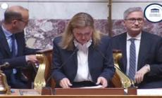 Francia, in Parlamento sventola di nuovo una bandiera palestinese