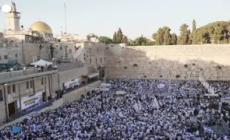 Israele, in migliaia festeggiano in strada il Jerusalem Day
