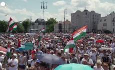 Ungheria, in migliaia alla manifestazione contro Orban a Budapest