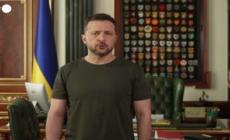 Zelensky: "Installare pannelli solari negli ospedali e scuole"