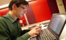 Dal pc al confessionale, il giornalista che diventa prete