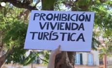 Spagna, manifestazione a Malaga contro il turismo di massa