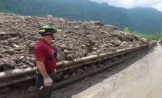 Maltempo in Piemonte, frana sulla Ss 460: Vigili del fuoco al lavoro