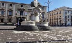 Etna, cenere vulcanica sulle strade di Catania e in spiaggia