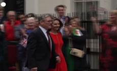Londra, il neo-primo ministro Starmer entra a Downing Street