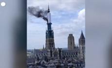 Francia, incendio alla cattedrale di Rouen: torna l'incubo Notre-Dame