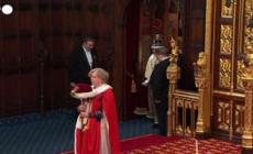 Londra, Carlo III in Parlamento per la pronuncia del King's Speech
