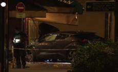 Parigi, auto piomba su un bar: un morto e sei feriti
