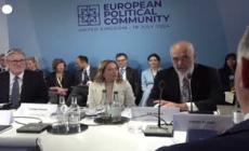 Meloni vede il premier britannico Starmer: al centro dell'incontro la lotta ai trafficanti di migranti