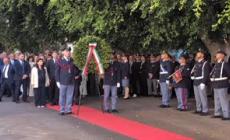 Piantedosi e Pisani depongono una corona fiori in questura a Palermo