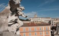 Roma, la fontana di Trevi vista dalla terrazza di palazzo Poli