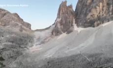 Enorme caduta di sassi su Cima Dodici sulle Dolomiti di Sesto