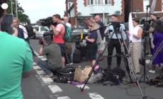 Strage Southport, l'omaggio della ministra dell'interno britannica