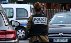Grida "Allah Akbar", accoltella e uccide un uomo in Francia: attentato
