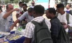 Milano, Fondazione Arca dona angurie e ghiaccioli a fragili per Ferragosto