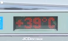 Spagna, a Madrid ci sono 39 gradi e ci si rinfresca sciando in un centro commerciale