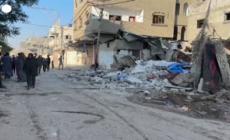Gaza, le macerie a Deir-el-Balah dopo l'attacco israeliano