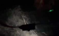 Barca sugli scogli in Salento, velisti soccorsi con l'elicottero