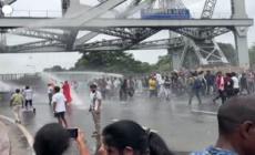 India, scontri con la polizia durante le proteste contro gli stupri
