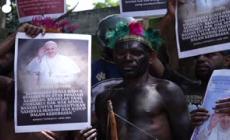 Viaggio del Papa, papuani protestano e chiedono aiuto al pontefice