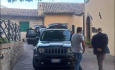 Giovane accoltella i genitori nel Maceratese: padre e figlio in prognosi riservata 