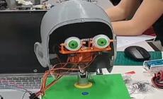 Un robot empatico costruito da giovani studenti